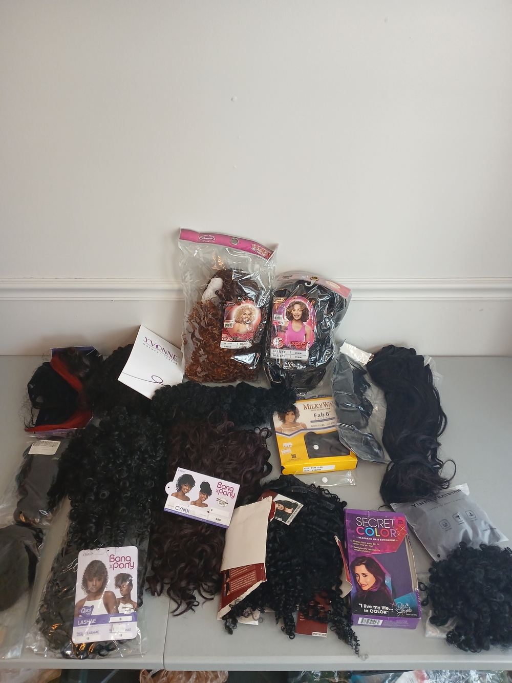 Human & Synthetic Wigs Tracks Buns Clip-ins Ponytails Assorted Huge Lot New!